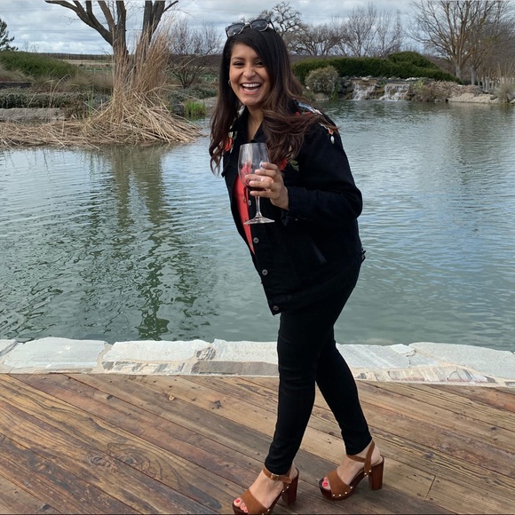 Meet your Posher, Vanessa - Picture 4 of 6